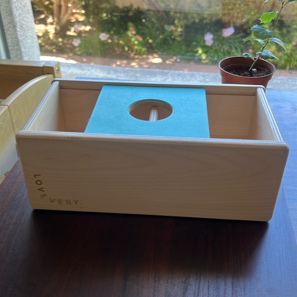 Ball box Lovevery